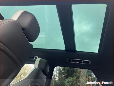 2024 Land Rover Range Rover Sport SWB 3.0 I6 PHEV SE (Land Rover Warranty until 2029) €104,900 thumbnail