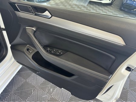 2016 Volkswagen Passat - thumbnail 8