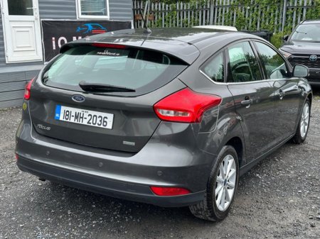 2018 Ford Focus - thumbnail 10