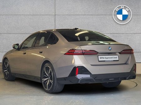 2024 BMW 5 Series - thumbnail 2