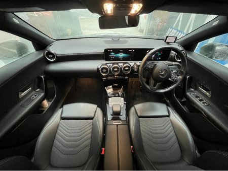 2021 Mercedes-Benz A Class 2021 MERCEDES-BENZ A180 SEDAN 1.4 AUTOMATIC / CRUISE CONTROL / REVERSE CAMERA / PADDLE SHIFTERS thumbnail