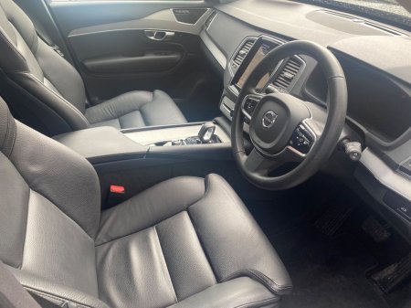 2024 Volvo XC90 T8 Core Recharge AWD Auto (PHEV) €64,900 thumbnail