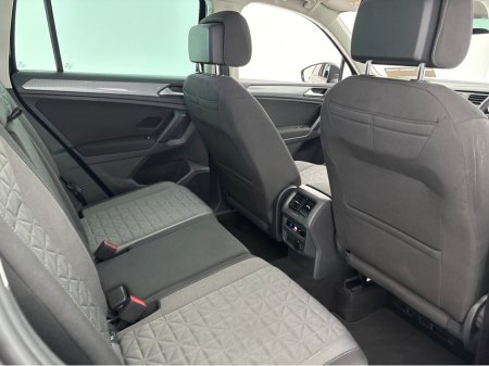 2023 Volkswagen Tiguan LIFE 2.0 TDI D7F 150HP 5 5DR AUTO thumbnail