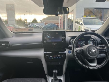 2022 Toyota Yaris Cross CR LUNA 4DR AUTO €22,888 thumbnail