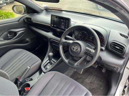 2021 Toyota Yaris - thumbnail 13