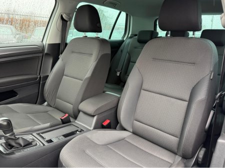 2017 Volkswagen Golf (172) 1.2 TSI COMFORTLINE AUTO €19,950 thumbnail