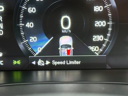 2018 Volvo XC60 - thumbnail 22