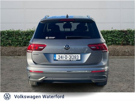 2024 Volkswagen Tiguan Allspace 2.0 TDI 150HP Life DSG €44,975 thumbnail