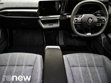 2023 Renault Megane E-Tech - view 2