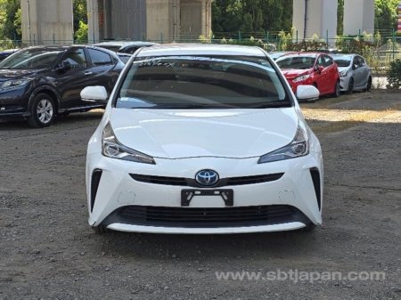 2020 Toyota Prius  €17,999