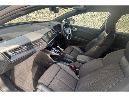 2023 Audi Q4 e-tron E-TRON S LINE 40 €32,137 thumbnail