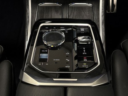 2024 BMW 7 Series - thumbnail 10