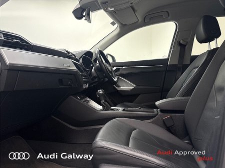 2021 Audi Q3 €439 P/M - 35 TDI 150HP SE A/T €32,950 thumbnail