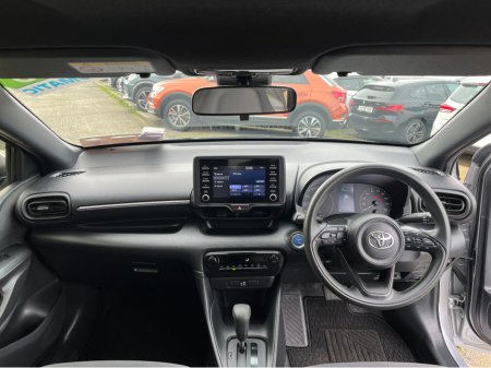 2022 Toyota Yaris - thumbnail 13