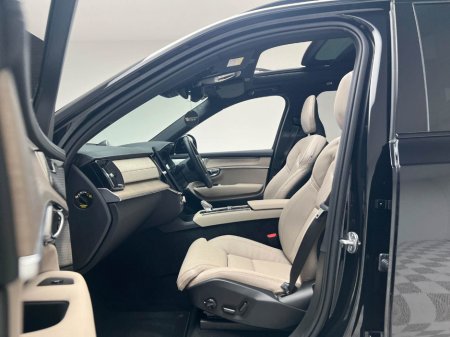 2025 Volvo XC90 ULTRA T8 RECHARGE 2.0 PHEV *7 SEATER* €87,990 thumbnail