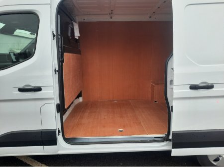 2026 Nissan Interstar L2H2 130 SV PREMIUM thumbnail