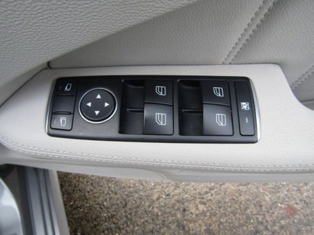 2013 Mercedes-Benz E Class E 200 CDI BE ECO 4DR Auto. LOW KLMS. €12,950 thumbnail