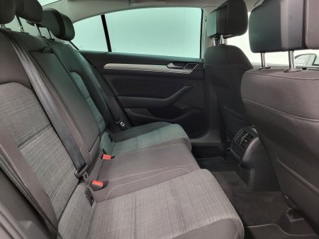 2021 Volkswagen Passat - thumbnail 11