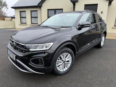 2023 Volkswagen T-Roc - thumbnail 2