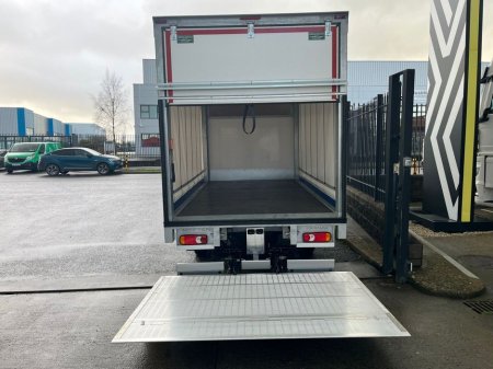 2026 Renault Master Renault Master Luton Box Body with Tail Lift thumbnail