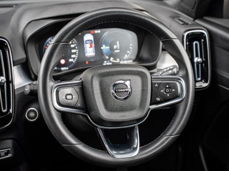 2023 Volvo XC40 RECHARGE T4 CORE €33,450 thumbnail