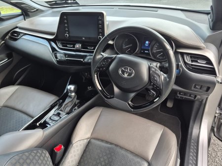 2021 Toyota C-HR 1.8 HYBRID SOL €23,999 thumbnail