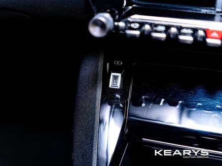 2021 Peugeot 2008 - thumbnail 19