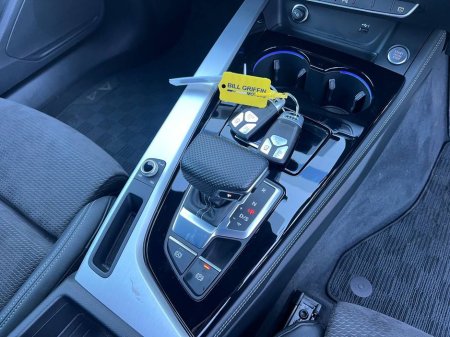 2021 Audi A4 S-LINE AVANT 2.0 TDI // 360 PARKING AID // DIGITAL CLUSTER // 4 HEATED S-LINE SPORT INTERIOR €32,900 thumbnail