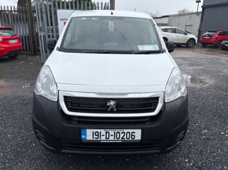 2019 Peugeot Partner  €10,995 thumbnail