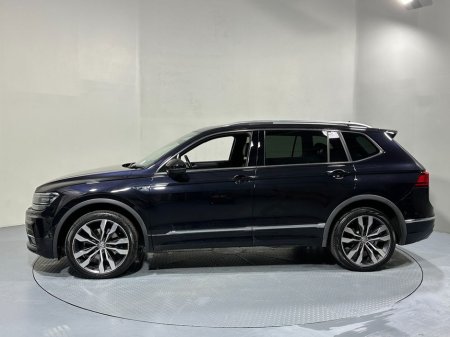 2020 Volkswagen Tiguan - view 3