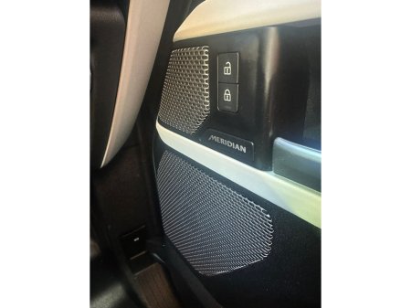 2022 Land Rover Defender - thumbnail 21