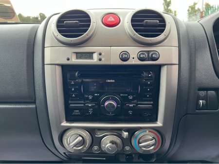 2010 Isuzu Rodeo - thumbnail 18