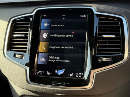 2022 Volvo XC90 PHEV T8 (390hp) R-Design AWD €56,900 thumbnail