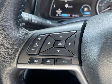 2022 Nissan Leaf - thumbnail 10