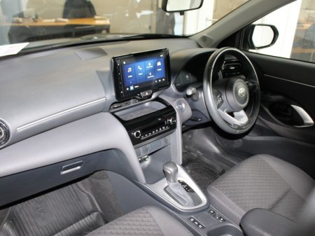 2024 Toyota Yaris - thumbnail 9