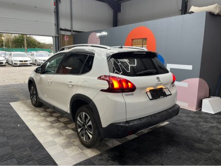 2017 Peugeot 2008 - thumbnail 4