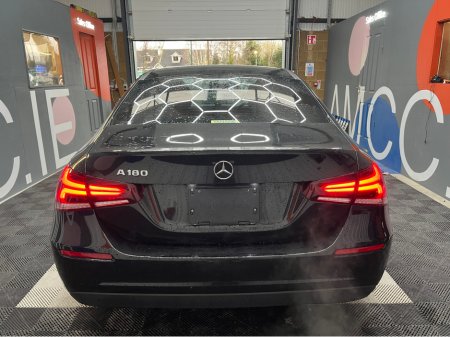 2021 Mercedes-Benz A Class 2021 MERCEDES-BENZ A180 SEDAN 1.4 AUTOMATIC / CRUISE CONTROL / REVERSE CAMERA / PADDLE SHIFTERS thumbnail