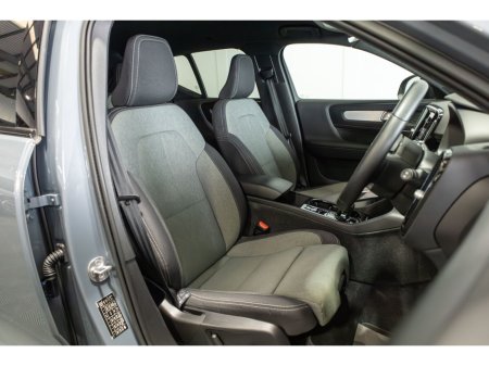 2022 Volvo XC40 - thumbnail 10