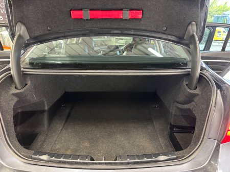 2017 BMW 3 Series - thumbnail 14