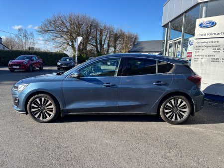 2022 Ford Focus - view 4