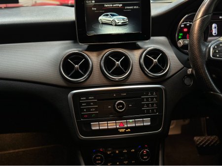 2017 Mercedes-Benz CLA Class 200D SPORT 4DR AUTO €17,950 thumbnail