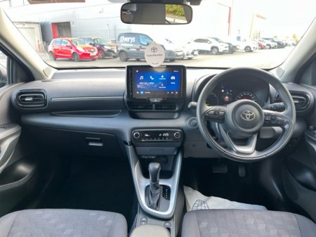 2025 Toyota Yaris Yaris Hybrid 115 Luna €27,450 thumbnail