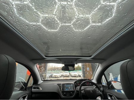 2019 Peugeot 2008 €15950! 2019 PEUGEOT 2008 ALLURE 1.2 AUTOMATIC / REVERSE CAMERA / HEATED SEATS / PANORAMIC SUNROOF €15,950 thumbnail