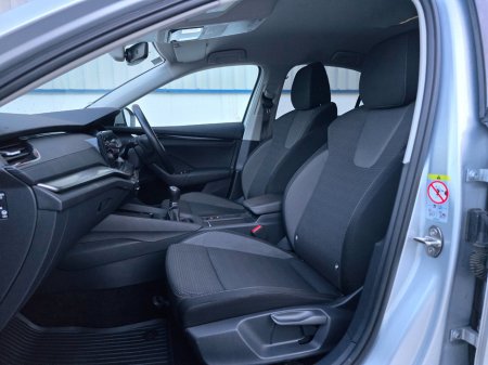 2022 Skoda Octavia - thumbnail 25