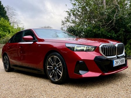 2024 BMW 5 Series - thumbnail 2