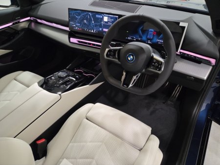 2026 BMW 5 Series  thumbnail