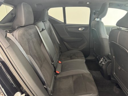 2023 Volvo XC40 - thumbnail 7