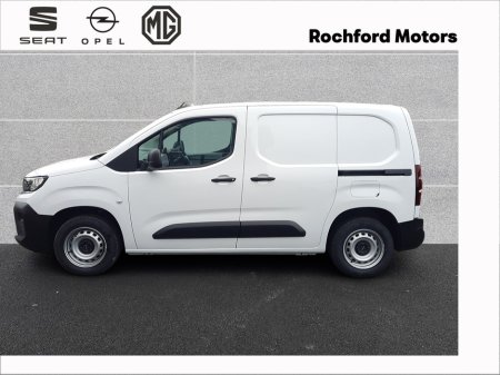 2026 Opel Combo L1H1 Komfort 1.5D 100HP €21,050 thumbnail