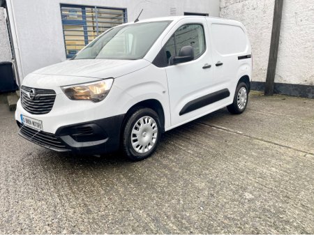 2022 Opel Combo L1H1 1.5 CDTI 100PS DIESEL 6SPEED MANUAL MY22 SWB €13,000 thumbnail
