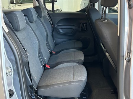 2026 Opel Combo 7 SEATER WHEELCHAIR ACCESIBLE TAXI €40,000 thumbnail